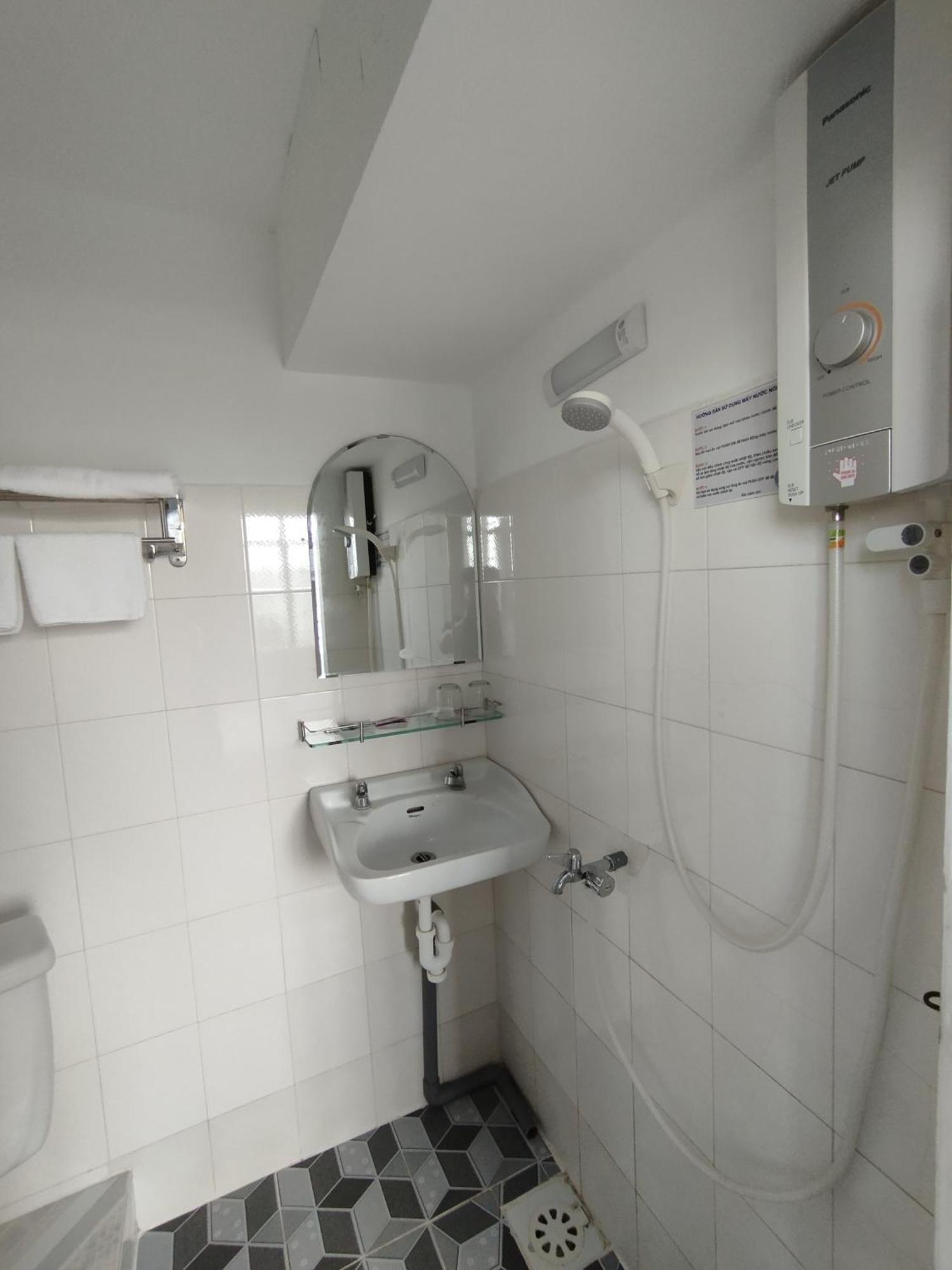 Nha Nghi Sao Mai Hotell Hà Tiên Exteriör bild