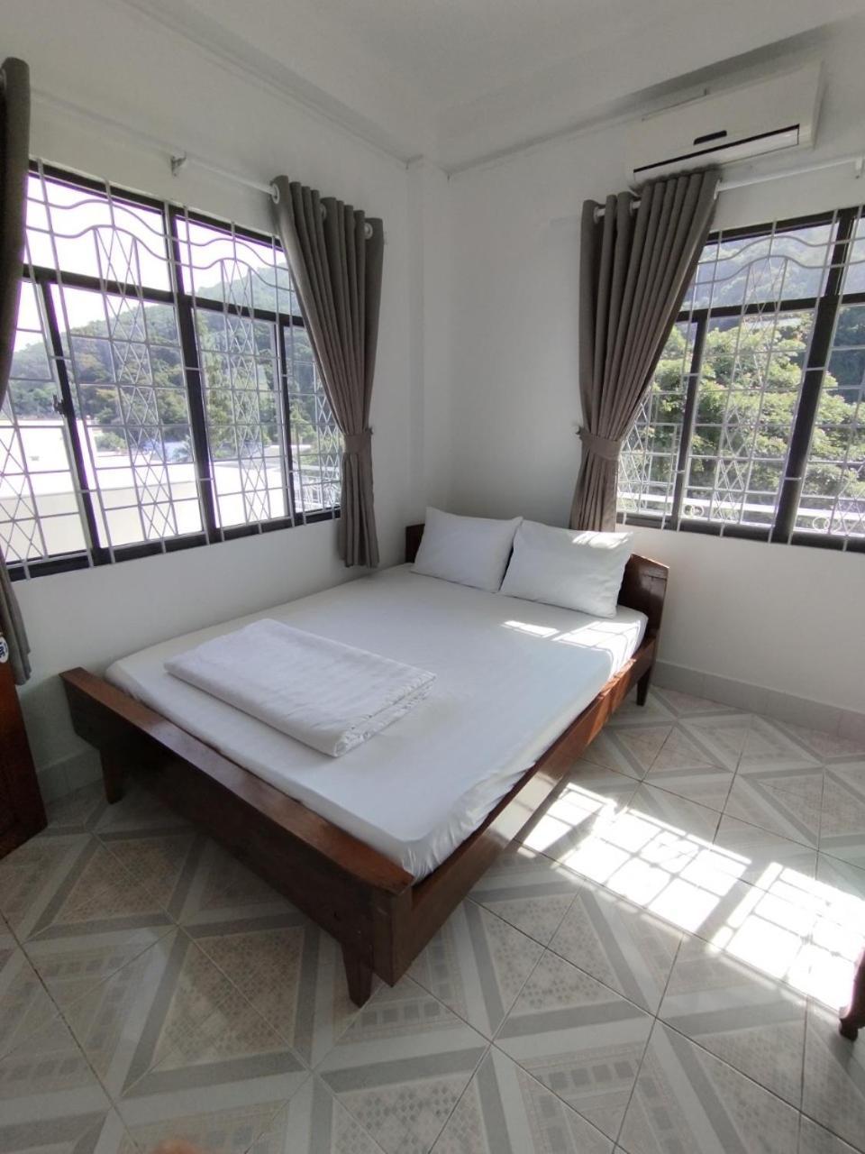 Nha Nghi Sao Mai Hotell Hà Tiên Exteriör bild